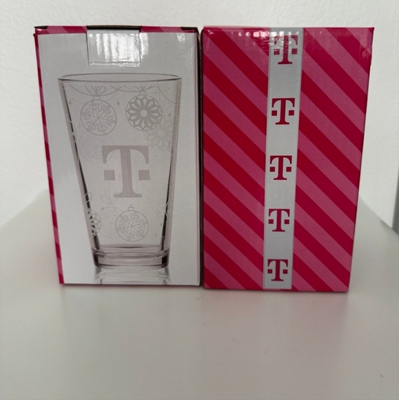 Set Of 2 T-Mobile Tuesdays Frosted Etched Holiday Collectible Glasses 16 oz NIB - Picture 2 of 5